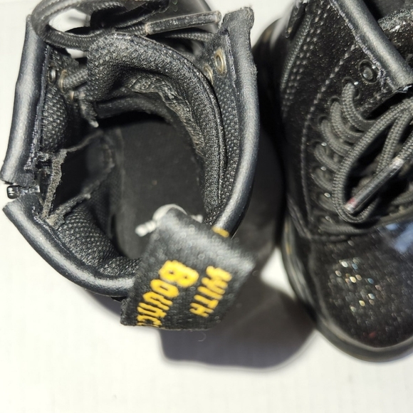 Doc marten toddler boots in size 7 silver black sparkle. - Picture 7 of 12